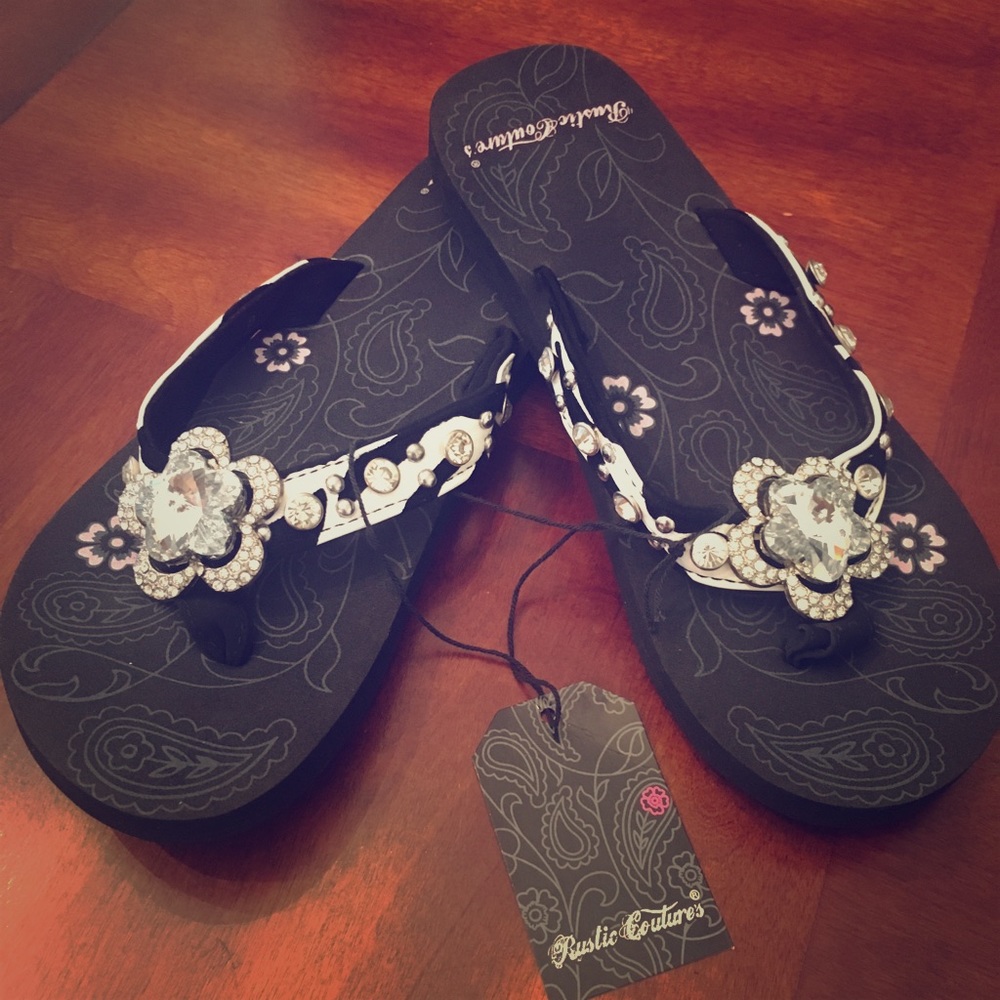 Rustic Couture’s Flip Flops NWT